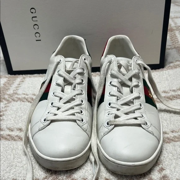 Size 38 Gucci Women's White and Green Sneakers, with original box and dust bags - Picture 2 of 6